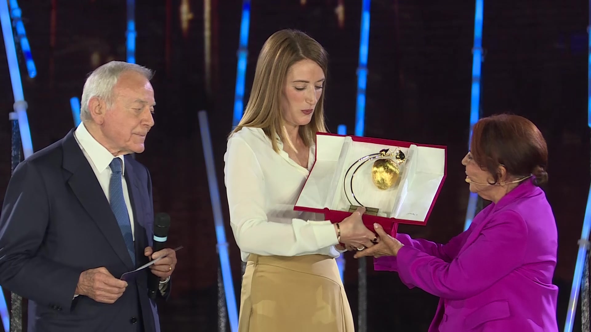 Roberta METSOLA, EP President receives the Marisa Bellisario Award in Rome (Italy): extracts from the meeting with Sergio MATTARELLA, President of the Italian Republic and from the ceremony